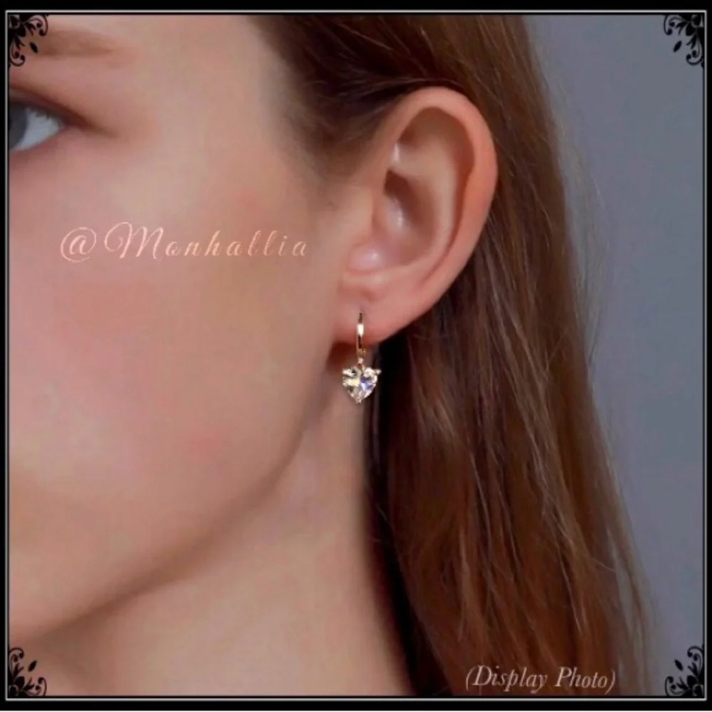 NEW SPARKLING SILVER SIMULATED DIAMOND HEART LOVE GIFT HUGGIE EARRINGS